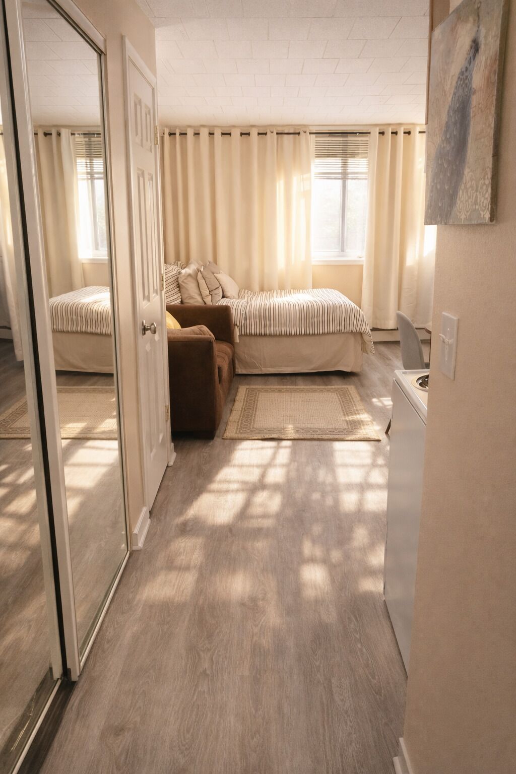 1 habitación, escritorio, tabla de planchar con plancha y wifi gratis 