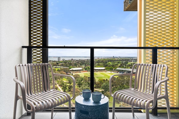 Renovated 2-bed Apartment With Balcony - St Kilda beach, Victoria
