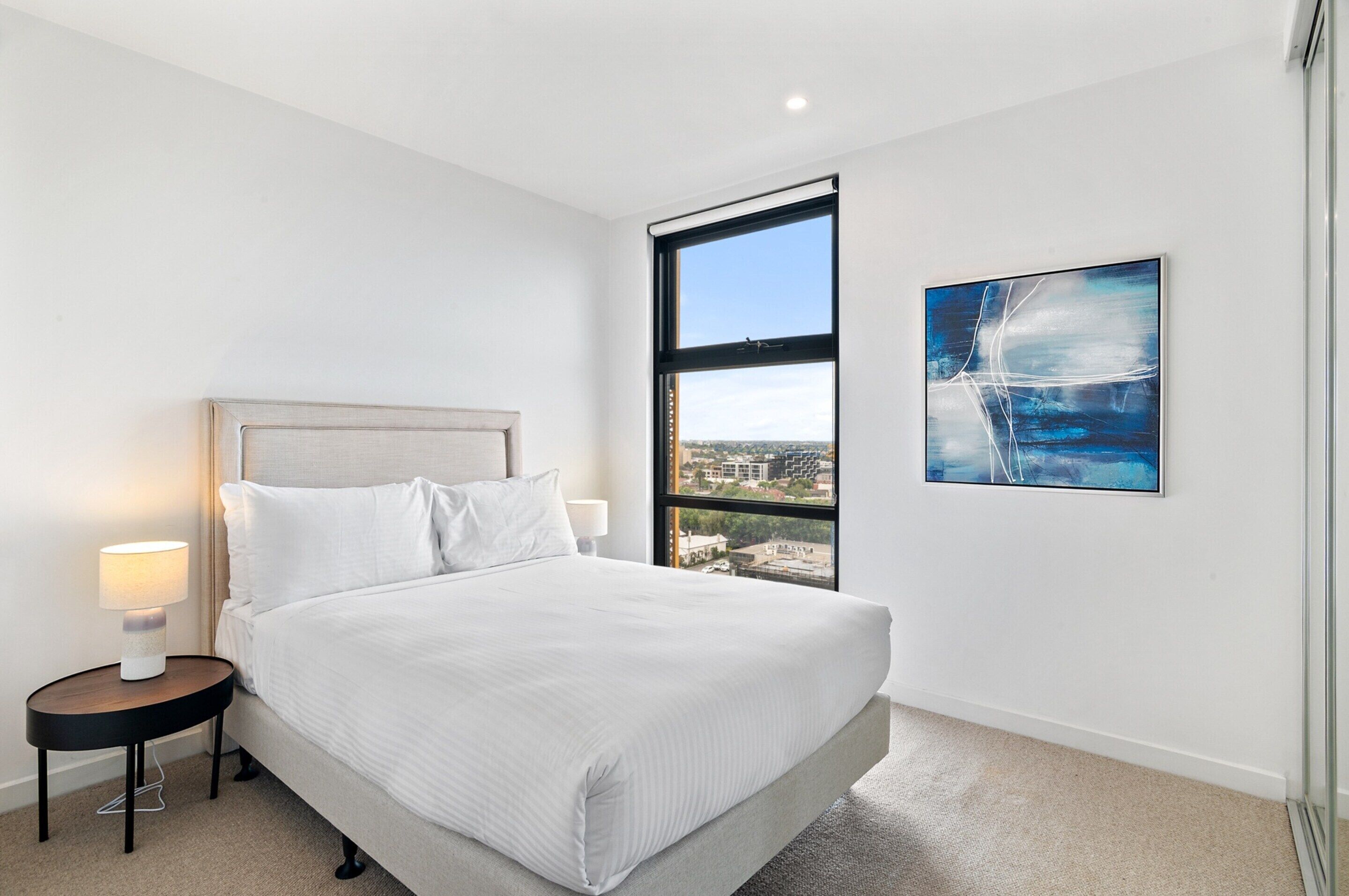 2 عدّة غرف نوم وملاءات أسرّة