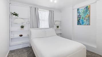 Apartment | 3 bedrooms, laptop workspace, bed sheets