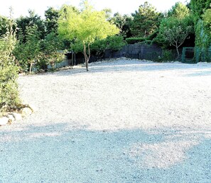 Property grounds - Between S. Gimignano and Volterra in the woods of Tuscany, dogs allowed (Toscana)