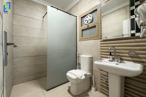 Basic Apartment | Bathroom | Eco-friendly toiletries, hair dryer, towels, soap - The 2bdr Stunning Apt. @ Heliopolis (Cairo)