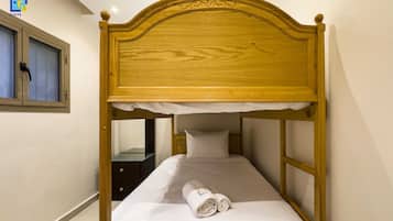 Basic Apartment | 2 bedrooms, iron/ironing board, bed sheets