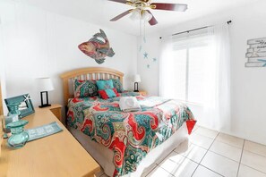 3 bedrooms, iron/ironing board, WiFi, bed sheets - Suncoast Comfort at The Sweet Retreat (Bradenton)