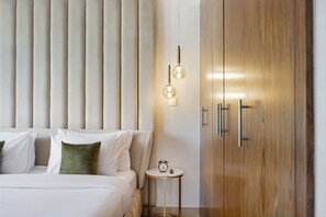2 habitaciones, escritorio, tabla de planchar con plancha y wifi gratis 