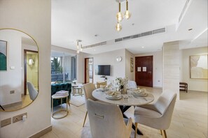 Dining - Durrani Homes - Azure 2br with Burjkhalifa View (Dubai)