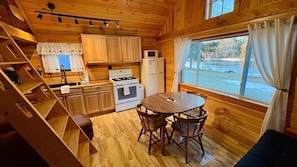 Fridge, oven, stovetop, coffee/tea maker - Royal Coachman | Cozy Moose River Cabin Near Moose (Rockwood)
