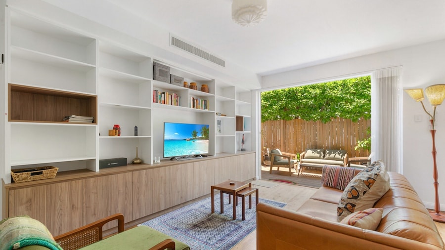 Spacious Stay Near Shops & Cafes in Marrickville