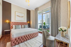 5 slaapkamers, een strijkplank/strijkijzer, wifi, beddengoed