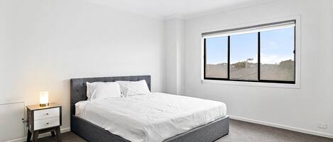 Apartment | 5 bedrooms, bed sheets