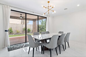 Apartment | Dining - Spacious 5-bed Home in Peaceful Point Cook (Melbourne)