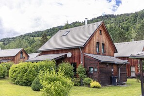 House | Exterior - Large Vacation Home Near ski Resort (Sankt Georgen am Kreischberg)