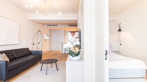 Iron/ironing board, free WiFi, bed sheets - Catarina 392 | Urban 1BR by LovelyStay (Porto)