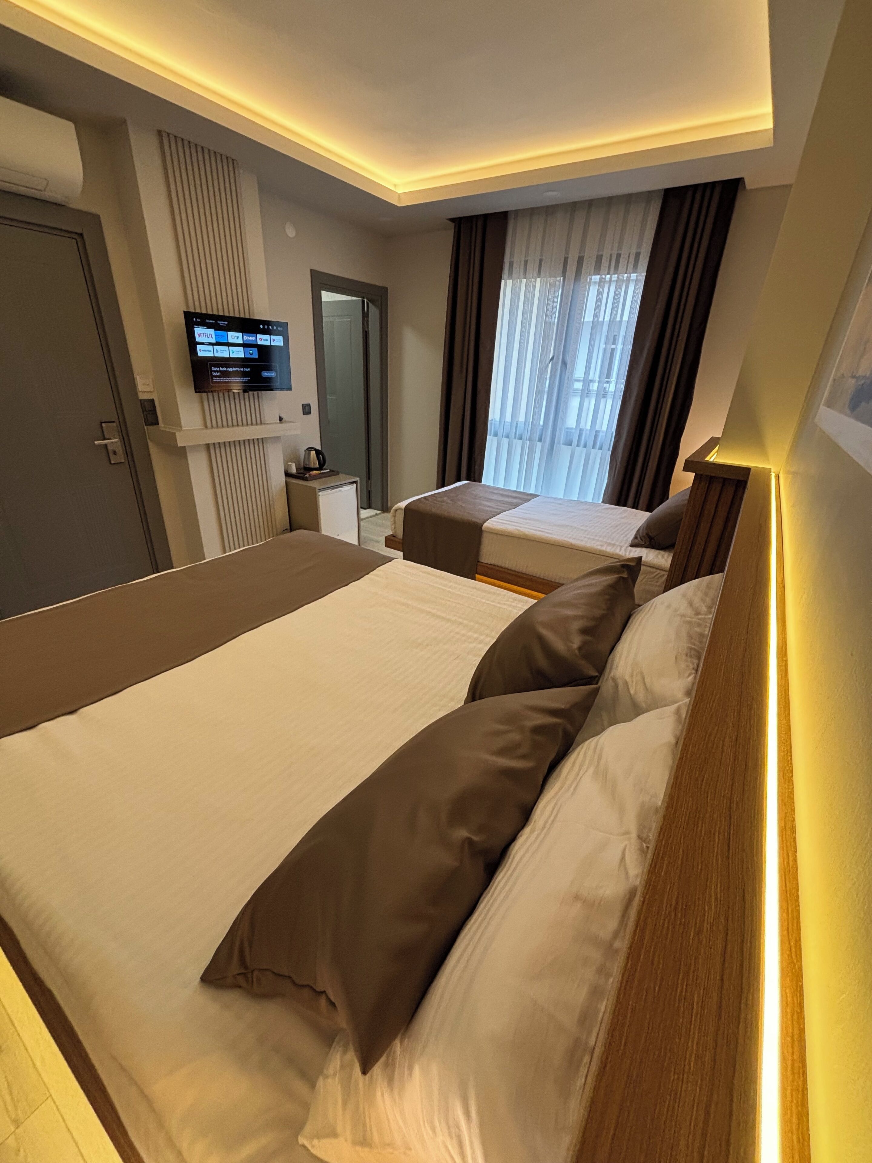 Family Triple Room, City View