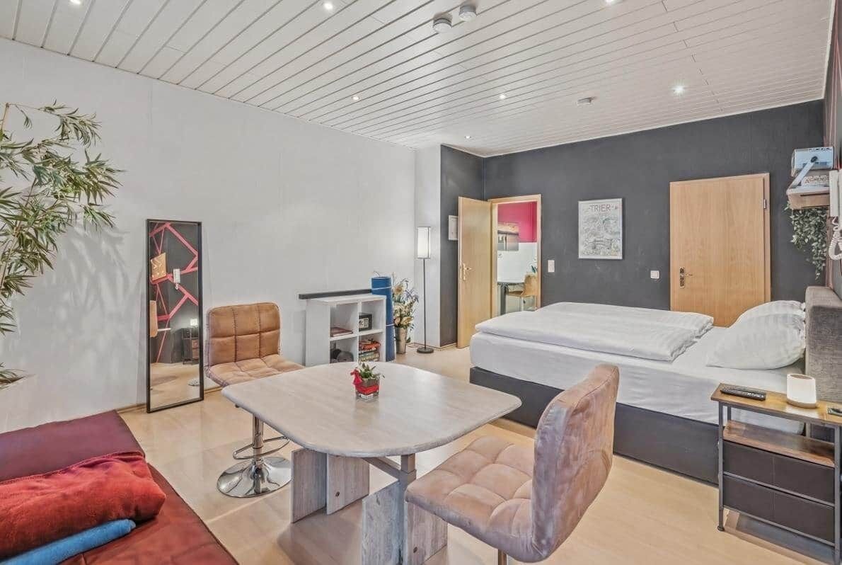 1 bedroom, in-room safe, iron/ironing board, free WiFi