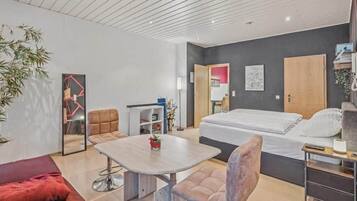 1 bedroom, in-room safe, iron/ironing board, free WiFi