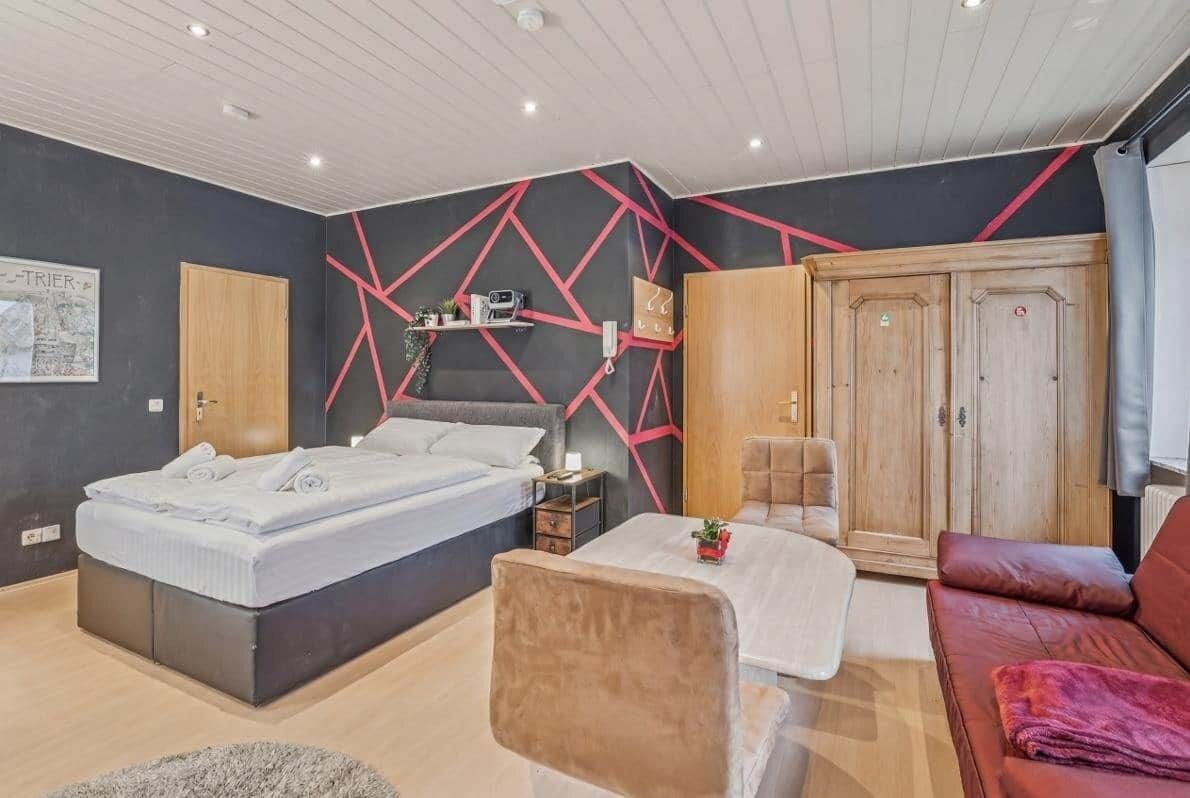 1 bedroom, in-room safe, iron/ironing board, free WiFi