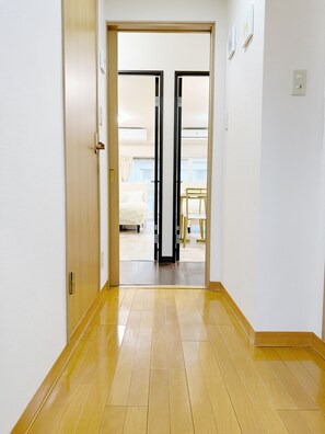 Interior - Minato-ku, Tokyo sightseeing, direct access to airport, 2K, Tokyo Tower view room (東京都港区高輪１−５−１９)