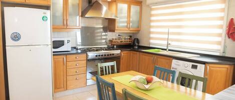 Micro-ondes, four, plaque de cuisson, lave-vaisselle