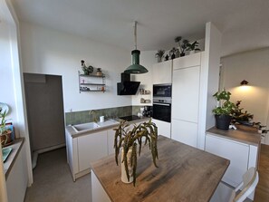 Fridge, microwave, oven, dishwasher - Bright stay in Vannes, near the port (Vannes)