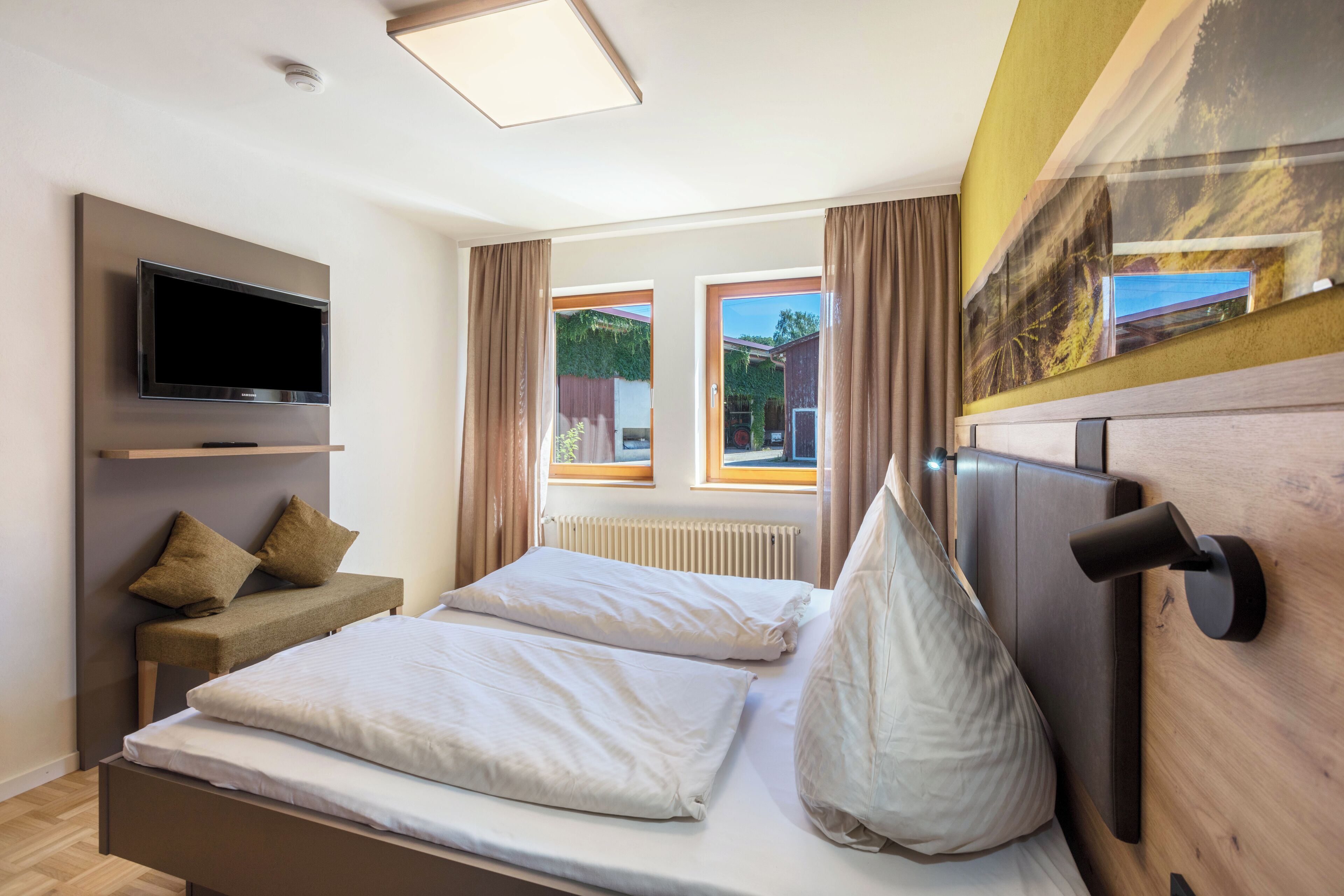 Deluxe-Apartment, Balkon, Flussblick | Wohnbereich