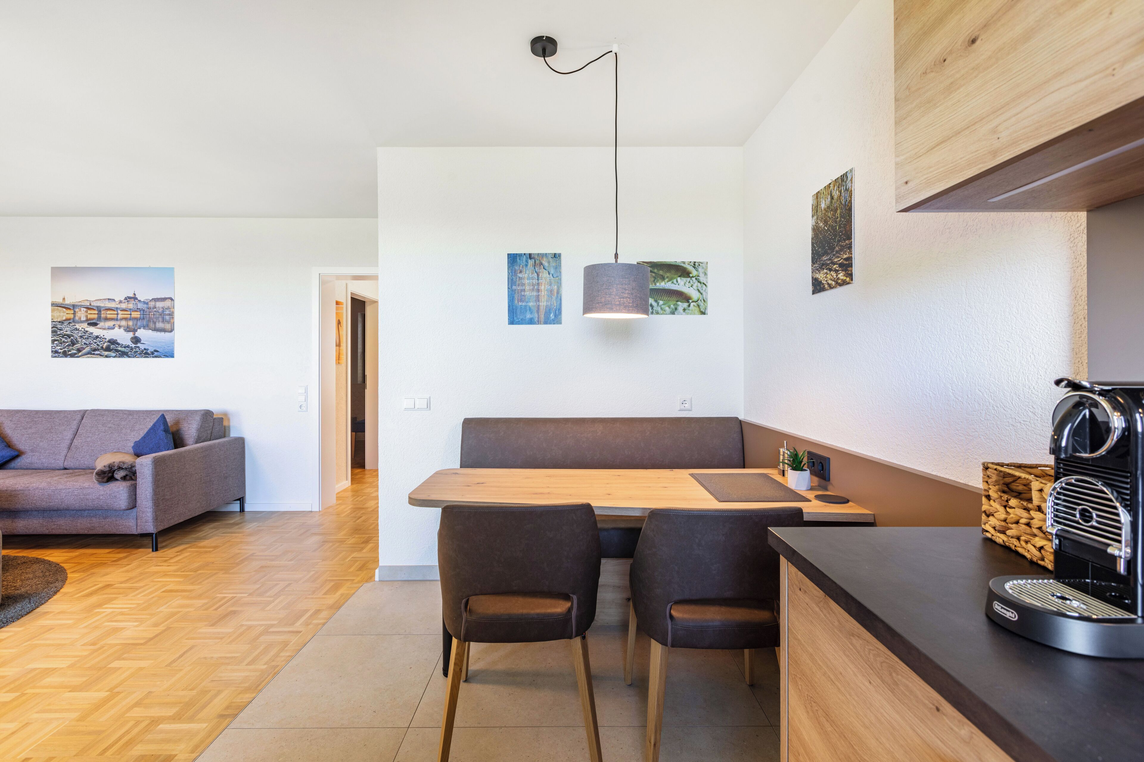 Bloc d'apartaments Deluxe, balcó, vistes al riu | Sala d'estar