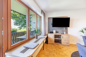 Deluxe Condo, Balcony, River View | Living area - Pappelhof Ferienwohnungen (Bad Bellingen)