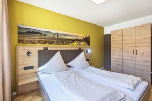 Deluxe Condo, Balcony, River View | Living area - Pappelhof Ferienwohnungen (Bad Bellingen)