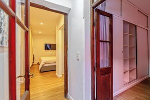 Desk, iron/ironing board, WiFi, bed sheets - RARE Designer Loft w/ Garden, Jacuzzi & Rooftop! (DAI)