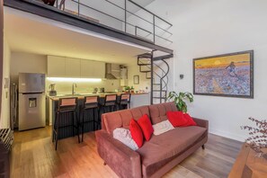 Televisión, chimenea