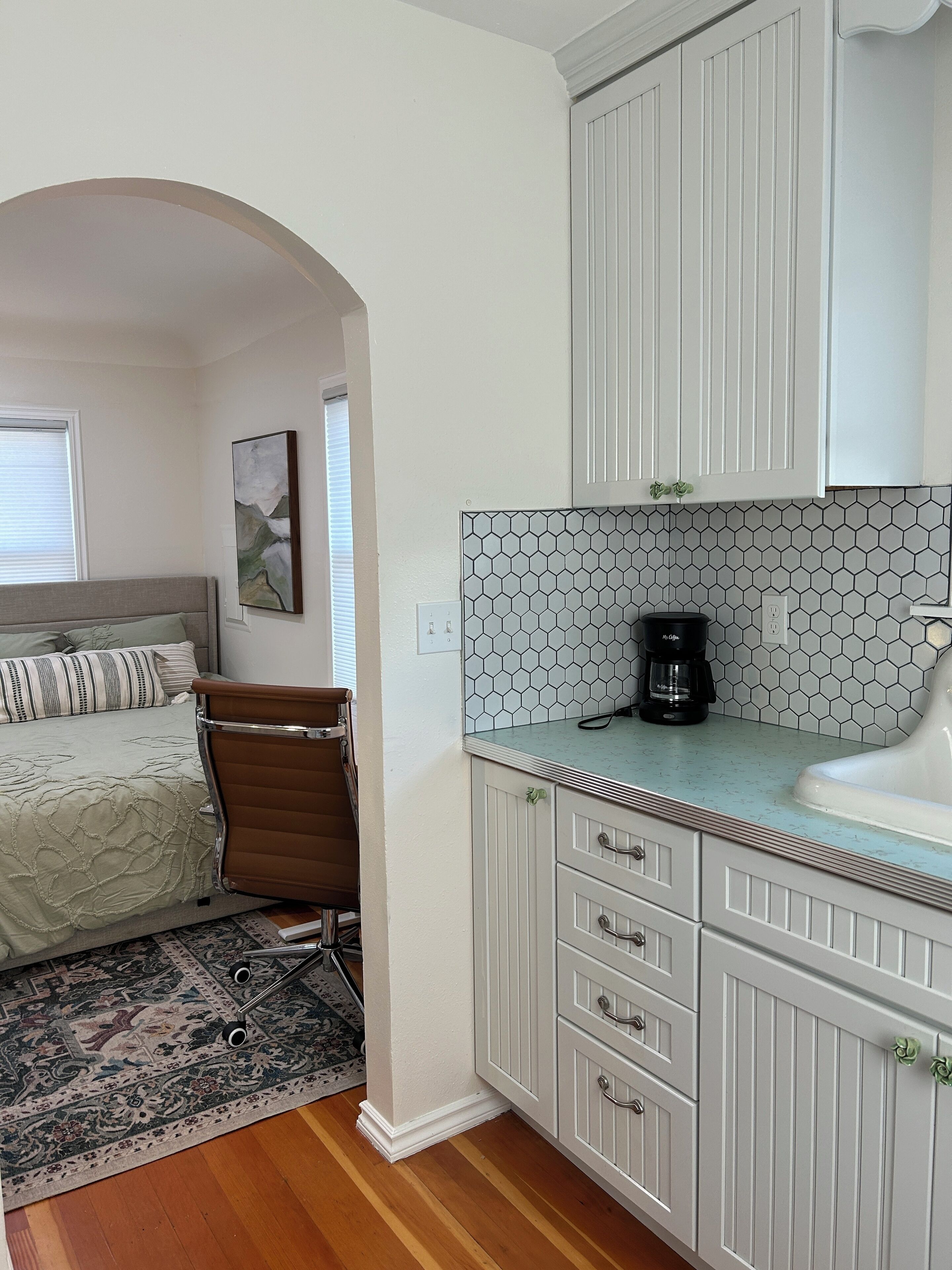 Fer et planche à repasser, accès Internet, draps fournis