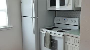 Mikrobølgeovn, ovn, kogeplade, opvaskemaskine