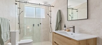 Spacious Apartment Near Cronulla Beach