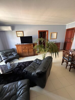 TV - Borgo nuovo Relax, beaches, coziness (Donigala Fenughedu)