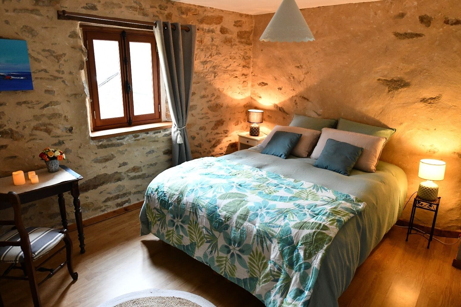 2 chambres, fer et planche à repasser, draps fournis