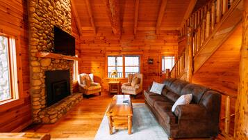 Télévision, cheminée, jeux vidéo, baby-foot