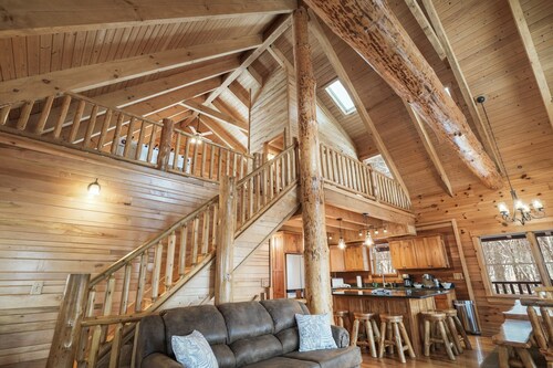Gray Wolf Lodge | Custom Log Cabin | Hocking Hills