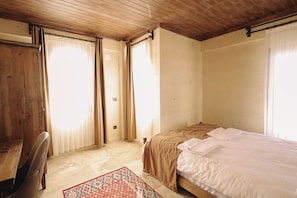 Condo, 2 Bedrooms, City View