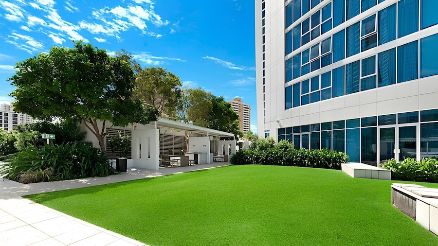 Stylish 2-bed Apartment in Surfers Paradise