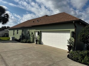 Exterior - 3-bedroom house in beautiful Ocala with cool AC breeze (Ocala)