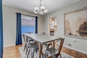 Dining - The 5BR Stay That Actually Makes Travel Easier (Colorado Springs)