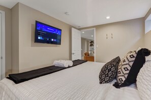 5 habitaciones, tabla de planchar con plancha, internet y ropa de cama 