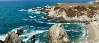 Pacific Flyaway! Ocean View, Fireplace, Golf Course, Walk to Beach
