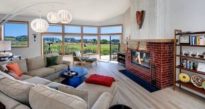Pacific Flyaway! Ocean View, Fireplace, Golf Course, Walk to Beach