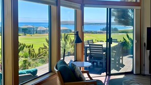Interior - Pacific Flyaway, by Vinifera Homes (Bodega Bay)