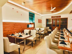 Restaurant - The Mainland Resorts Kodaikanal (Kodaikanal)