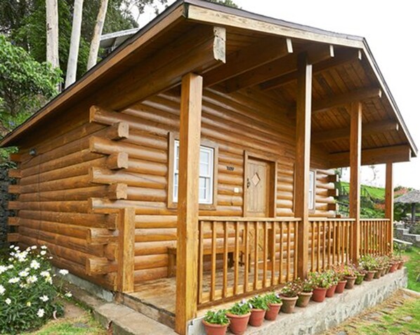 Honeymoon Double Room, Mountain View | Minibar, in-room safe, desk, soundproofing - The Mainland Resorts Kodaikanal (Kodaikanal)