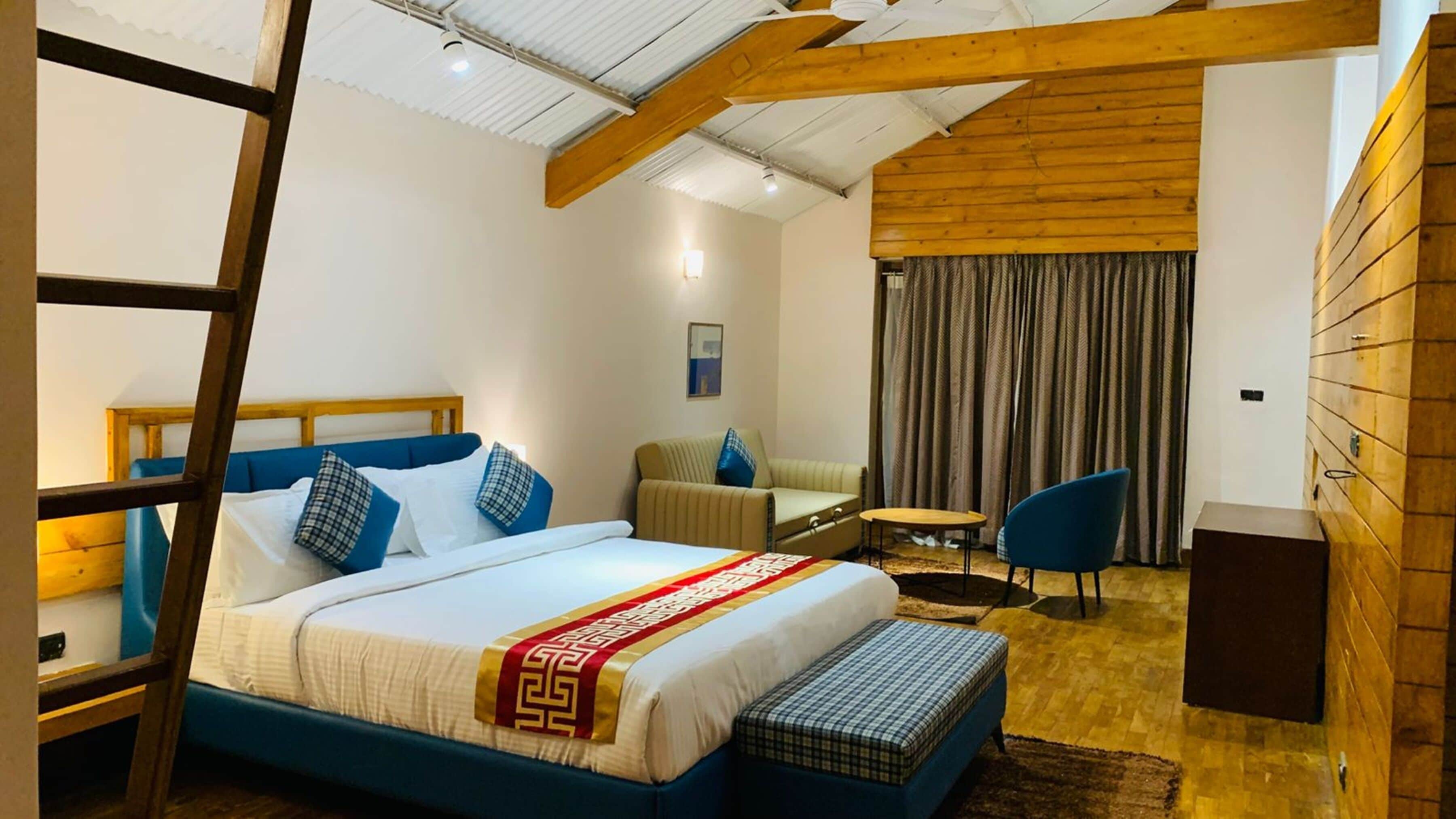 Executive Studio | Minibar, in-room safe, desk, soundproofing