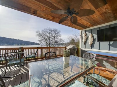 Chalet du Lac – Lakefront Retreat