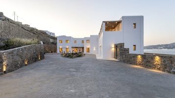 Luksushuvila, 5 makuuhuonetta, yksityinen uima-allas, merinäköala | Tallelokero huoneessa, silitysrauta/-lauta, ilmainen Wi-Fi